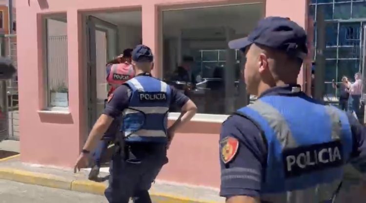Rrahje ne kafazin e gjykatës në GJKKO, ndërhyjnë specialët