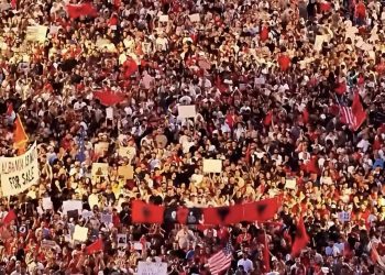 Protesta do të përshkallëzohet, paralajmërimi i protestuesit