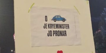 DITA 18/ Bulevardi mbushet me protestues: Rama jepe dorëheqjen!
