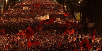 Strategjisti izraelit David Zaikin kritikon Ramën: Gjatë qeverisjes suaj vërshuan paratë e drogës