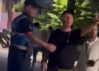 Provokohet në protestë gazetari Osman Stafa. Thirret policia