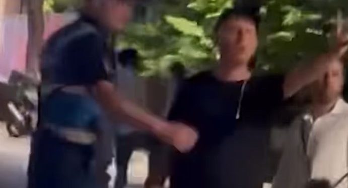 Provokohet në protestë gazetari Osman Stafa. Thirret policia