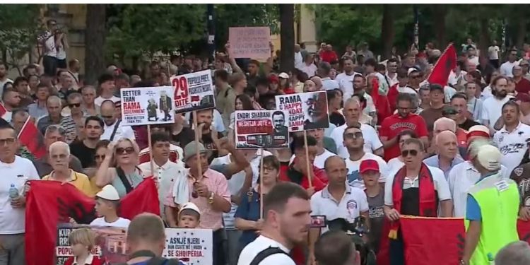 DITA 29/ Protestuesi Kola: Rama duhet të shkojë në burg, t’i konfiskohet pasuria