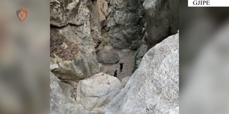 8 orë në Kanionet e Gjipesë për të gjetur 4 turistë polakë