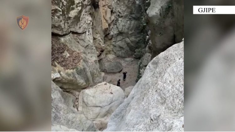 8 orë në Kanionet e Gjipesë për të gjetur 4 turistë polakë