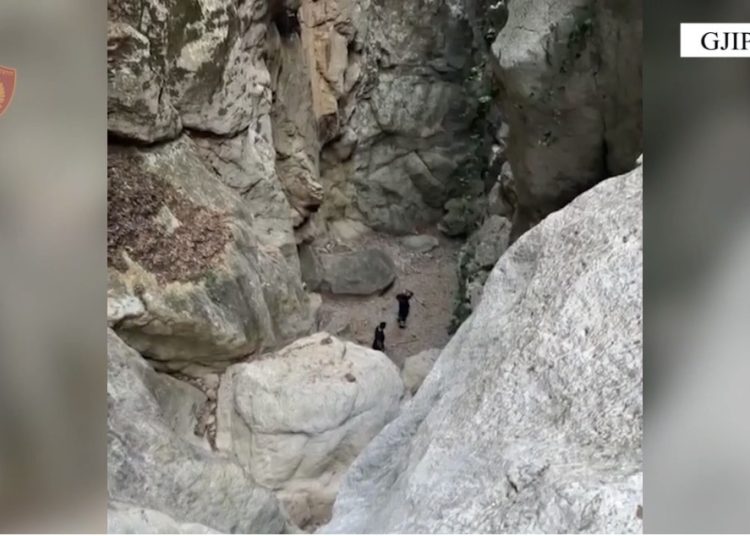 8 orë në Kanionet e Gjipesë për të gjetur 4 turistë polakë