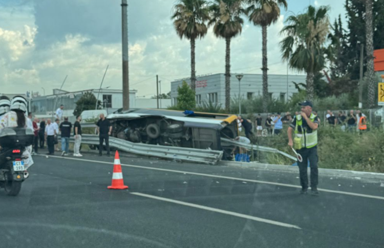 Aksident i rëndë në autostradën Tiranë-Durrës, drejtuesi humb jetën, 13 të plagosur
