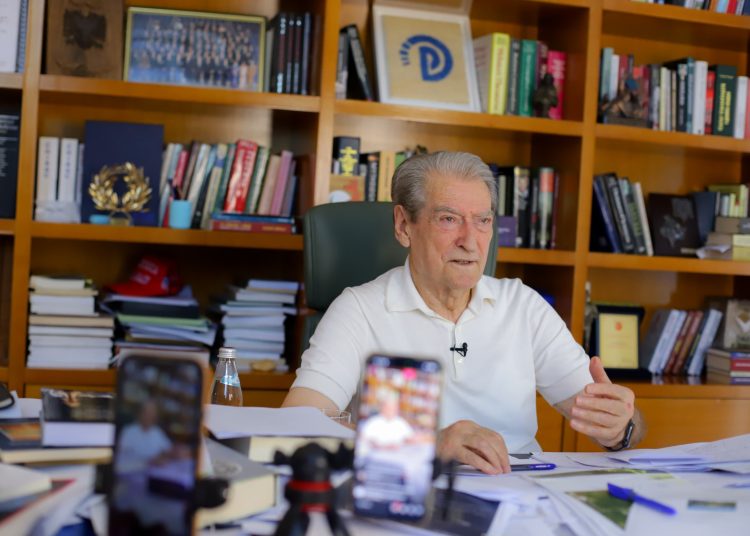 Berisha: Kjo protestë rinore e ka nxjerrë Edi Ramën lakuriq, armik të rinisë së kombit të tij