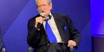 Berisha tone dramatike në konferencën e EPP: Shqipëria në sallën e Urgjencës