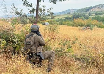 ROSKOVEC/ Refit Buzi mbetet i vrarë në makinë, dështojnë negociatat e RENEA-s