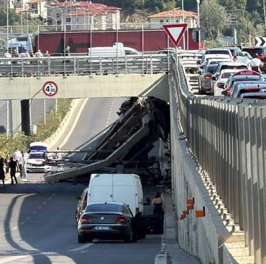 Aksidenti tek TEG, betonierja ra pas përplasjes me tjetër makinë