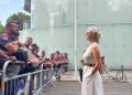 Protestuesit rrethojnë Parlamentin, një i ri dërgohet në spital, disa të shoqëruar nga policia
