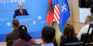 Berisha: Projekti britanik mbronte bregdetin, më pas u hartuan planet lokale