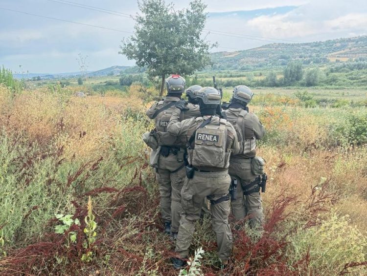 ROSKOVEC/ Refit Buzi mbetet i vrarë në makinë, dështojnë negociatat e RENEA-s