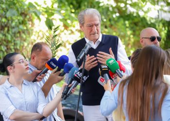 Berisha deklaron tre zyrtarët që kanë qenë në Aruba