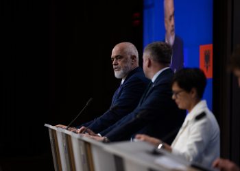 Shqipëria mbyll tre kapituj negociues me BE-në, Kos: Protestat nuk pengojnë procesin e integrimit