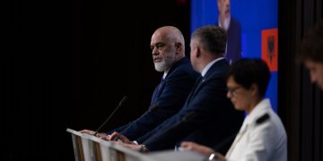 Shqipëria mbyll tre kapituj negociues me BE-në, Kos: Protestat nuk pengojnë procesin e integrimit