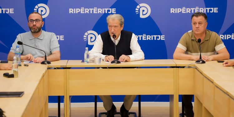 Berisha: Rama ka angazhuar policinë dhe SHISH-in kundër protestës