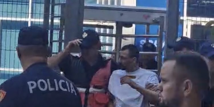 Nën masa të rrepta sigurie, Ilir Selmanaj në Apelin e GJKKO-së një ditë pas arrestimit të Emiliano Ninës
