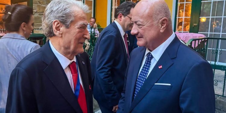 Berisha bisedë me Kancelarin e Austrisë në Vjenë Christian Stocker