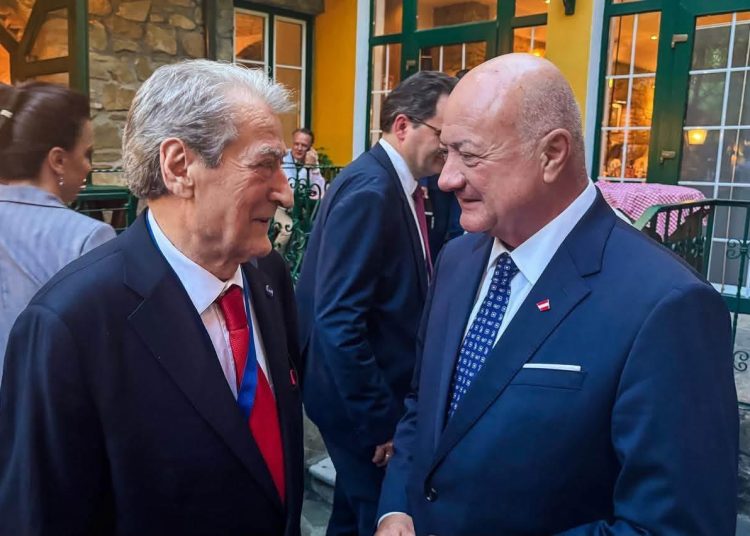 Berisha bisedë me Kancelarin e Austrisë në Vjenë Christian Stocker