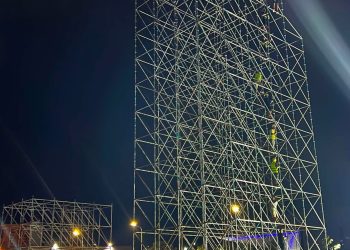 Nisin përgatitjet finale për koncertin e Kanye West në Tiranë