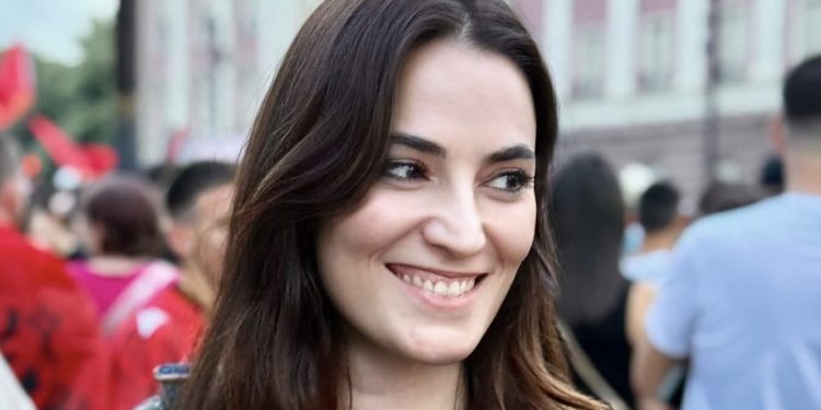 Julia Emiri,  kryetare e Këshillit Kombëtar të PD