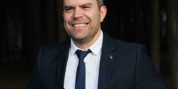 Ermal Hasimja zbulon se kush është pas protestave masive në Tiranë