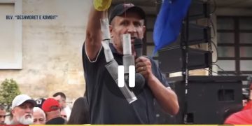 DITA 34/ Protestuesi shfaq varëse me bombat e gazit lotsjellës: “Janë prova e dhunës ndaj qytetarëve”