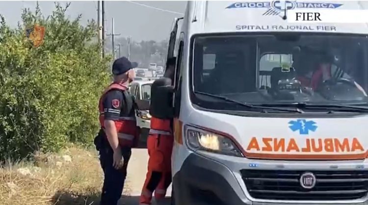 Zjarri përfshin disa fshatra në Fier, evakuohen 11 familje; dy persona në hetim