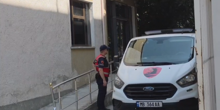 Gjykata e Fierit, masat e sigurisë për 3 vajzat që dhunuan një 17-vjeçare