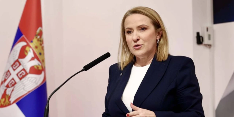 Ministrja serbe shton cinizmin: Duhej të kisha përdorur termin “deportim”
