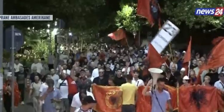 DITA 48/ Protesta, thirrje për masivitet më 23 korrik: Do të jetë seanca e fundit për këtë Parlament