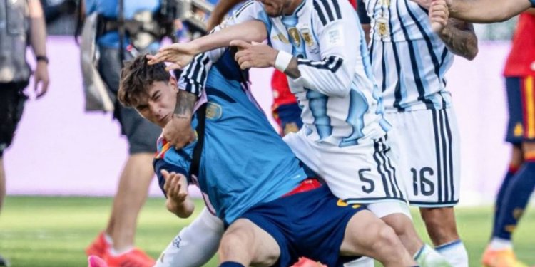 Paredes sqaron rrahjen e Gavin në fund të finales së Botërorit: Emocionet më morën përpara