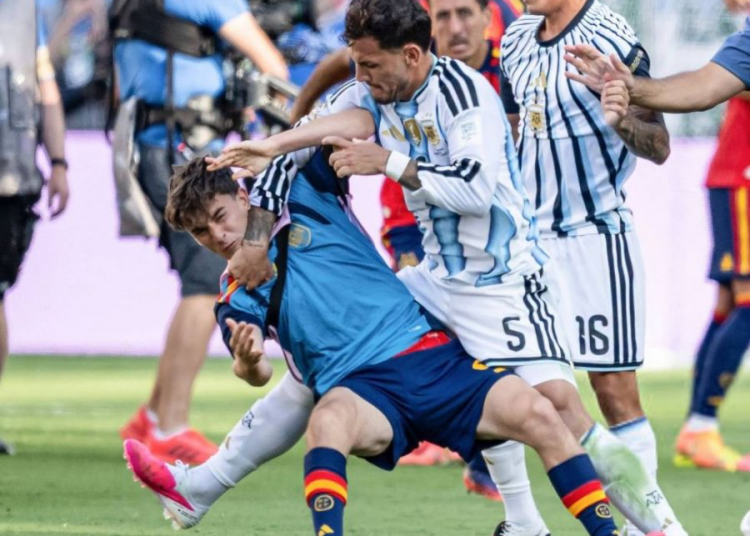 Paredes sqaron rrahjen e Gavin në fund të finales së Botërorit: Emocionet më morën përpara