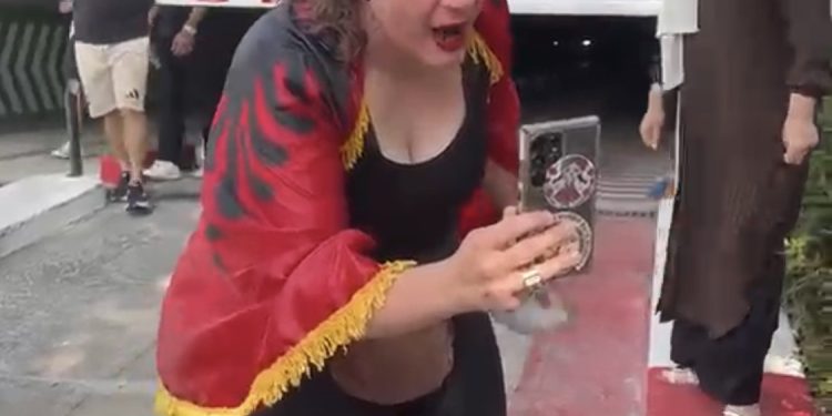 Policia, ujë me piper ndaj protestuesve, lëndohet një vajzë