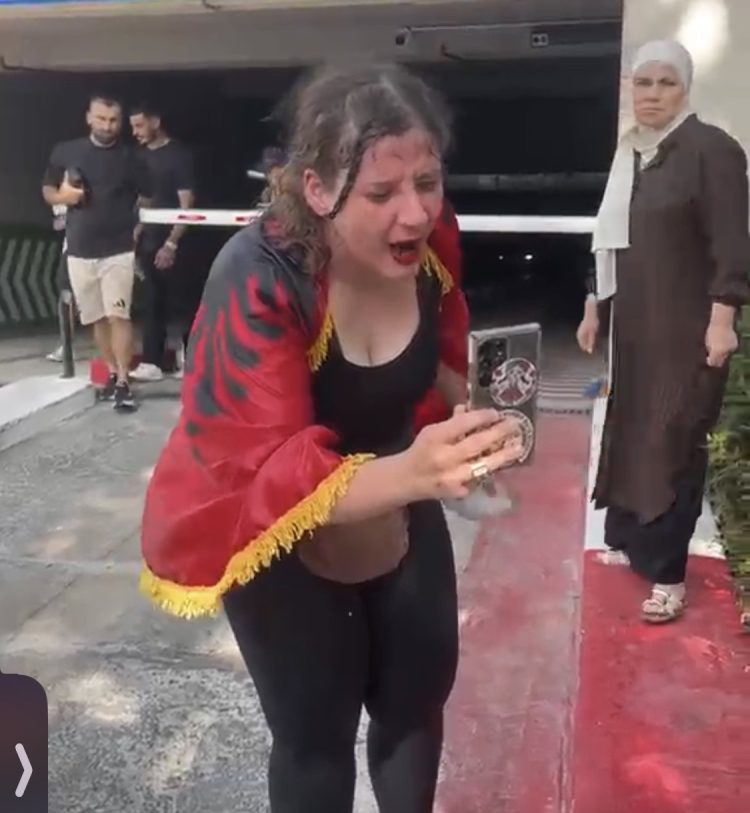 Policia, ujë me piper ndaj protestuesve, lëndohet një vajzë