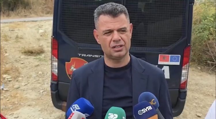 Policia: Lirohet 35-vjeçarja e marrë peng në Roskovec, vijojnë negociatat me autorin