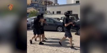 EMRI/ Kapet në Durrës një 23-vjeçar i kërkuar nga Italia për trafik droge