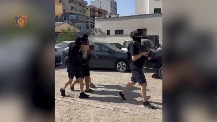 EMRI/ Kapet në Durrës një 23-vjeçar i kërkuar nga Italia për trafik droge