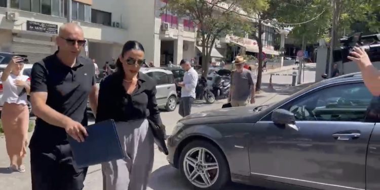 Balluku paraqitet në SPAK, nuk flet për mediat
