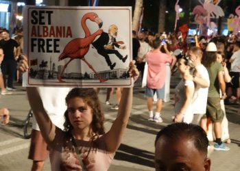 DITA 51/ Protetuesit: “Arresto Ballukun”, “Rama jep dorëheqjen”