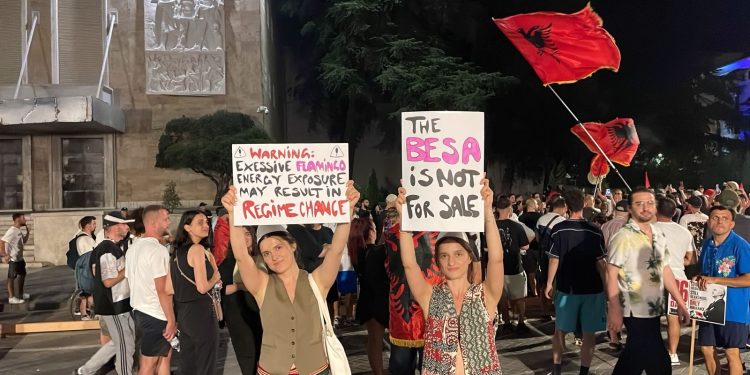 DITA 37/ Protestuesi: Mbështetja ndërkombëtare po rritet, Rama është një “kufomë politike”
