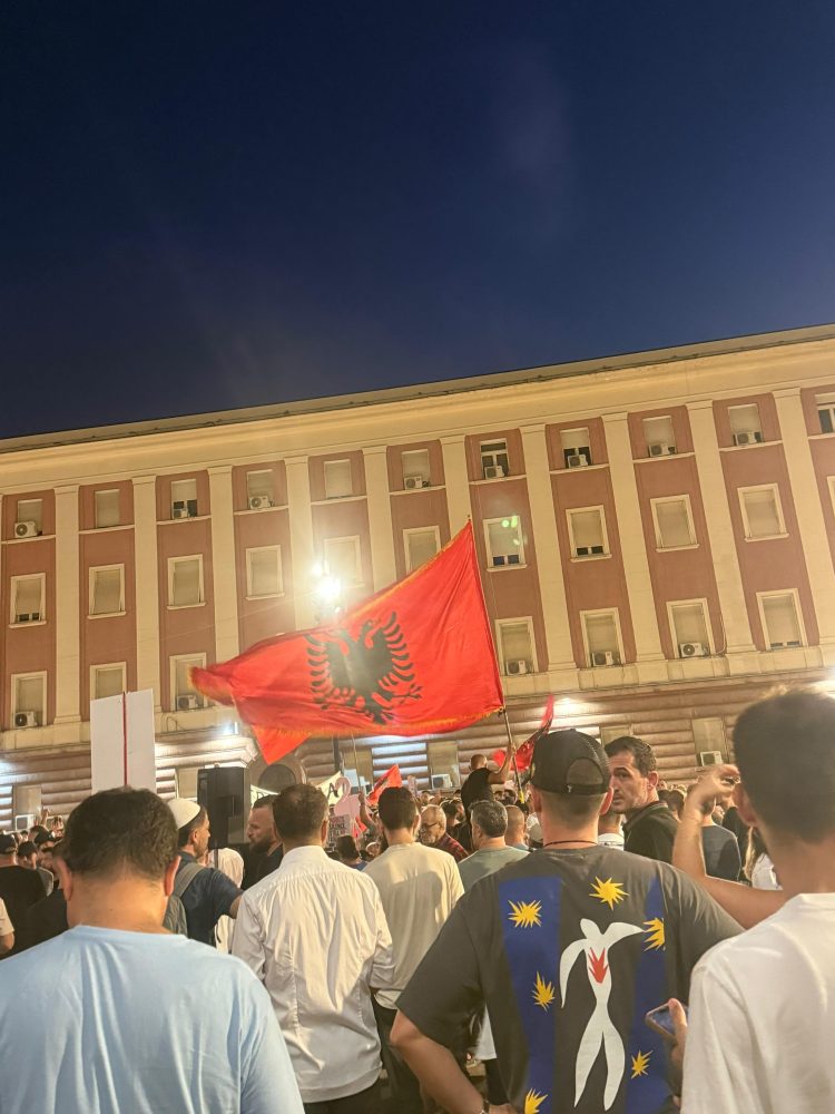Organizatorët e protestës thirrje për pjesëmarrje masive: Nesër e gjithë Shqipëria në shesh