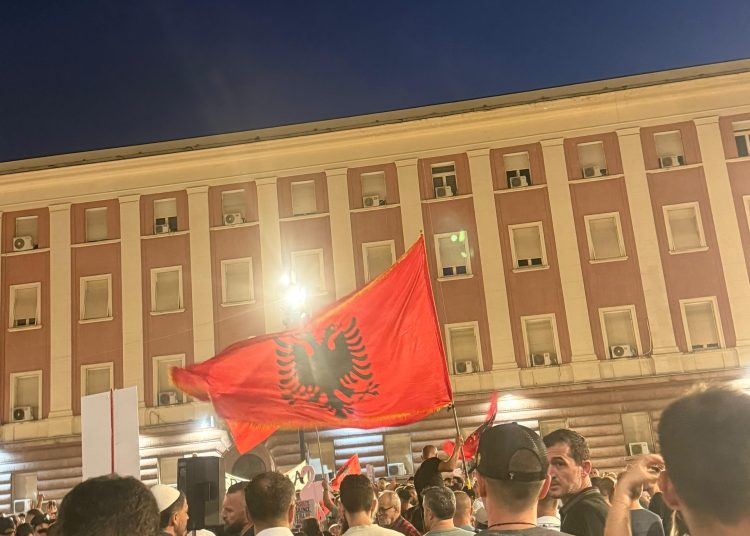Organizatorët e protestës thirrje për pjesëmarrje masive: Nesër e gjithë Shqipëria në shesh