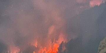 Zjarret në Krujë përhapen, urdhërohet evakuimi i banorëve në Barabit dhe Lluban