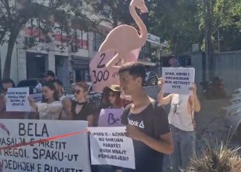 DITA 65/ Thirrje për dorëheqjen e Ramës. Si po fundosen pallatet e Alabarit në Durrës do fundoset dhe qeveria