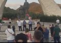 Qeveria po u rrëmben bashkinë, Selenica në protestë tek monumenti i Drashovicës