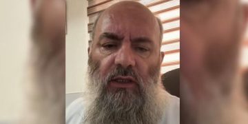 Lamallari: Valon Bela dhe Bekir Halimi shpallen persona të padëshiruar për 10 vjet. Reagimi i hoxhës nga Maqedonia e Veriut dhe analistit