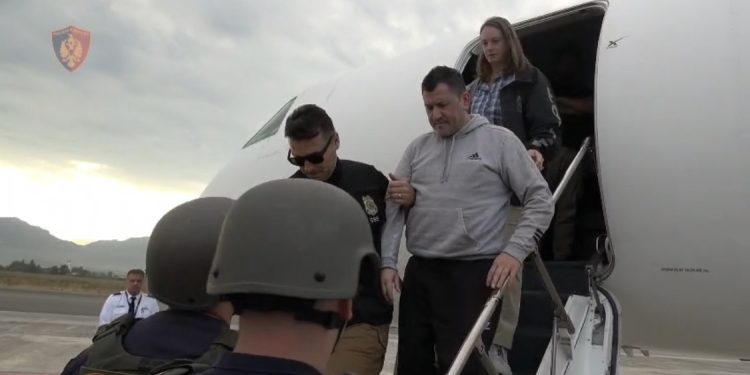 EMRI/ Deportohet në Shqipëri i kërkuari për 3 vrasje në Shqipëri dhe në Belgjikë